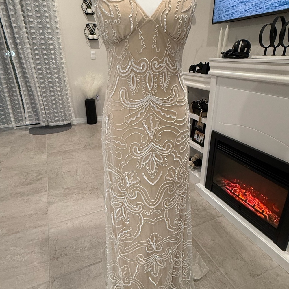 Jump Apparel Cream Sleeveless V-Neck Wedding Gown